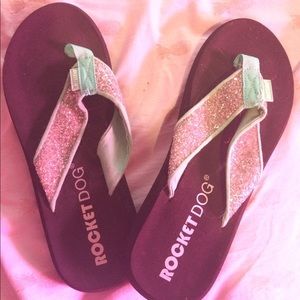 GLITTER FLIP FLOPS